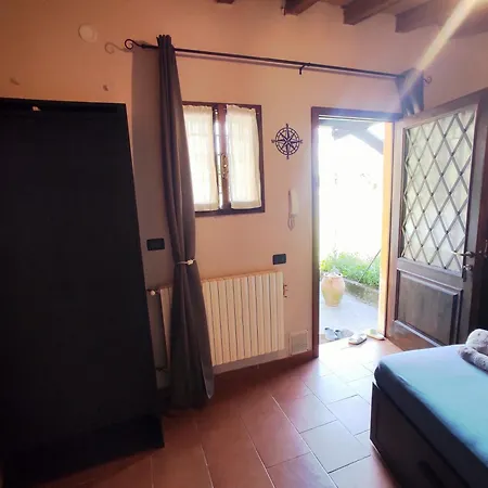 Guest house Con Bagno E Accesso Indipendente *